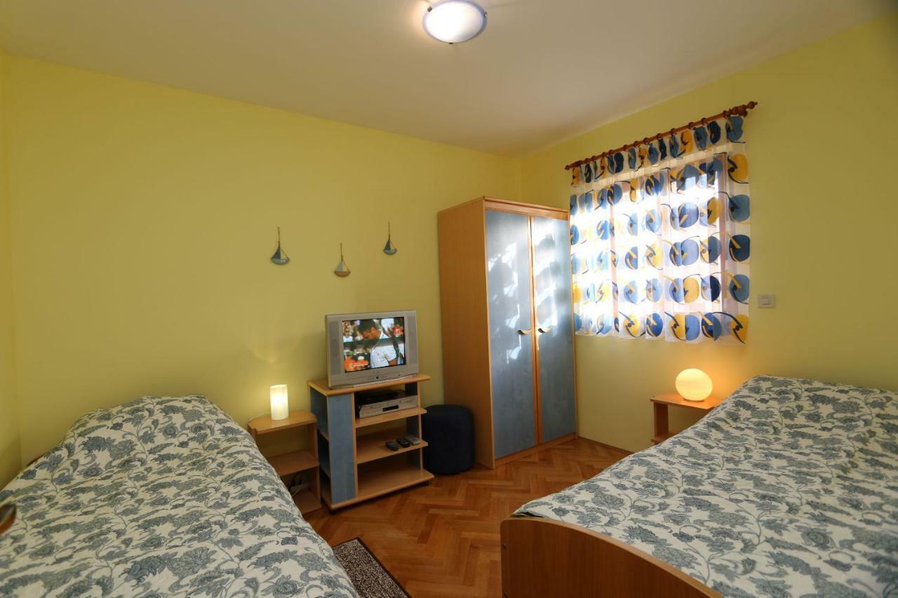 Apartment Dina Šilo Exterior foto